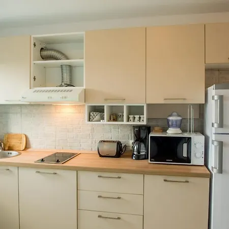 Complex Maria Apartment-next To Beach, Please Festival Apartment